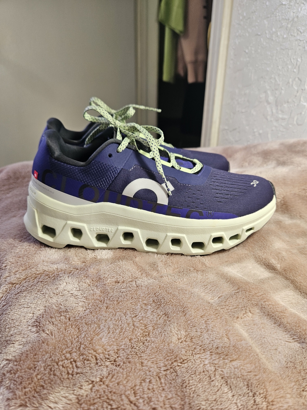 On Cloudmonster Running "Acai-Aloe" Women’s,Size 8 US, Purple/Light Green